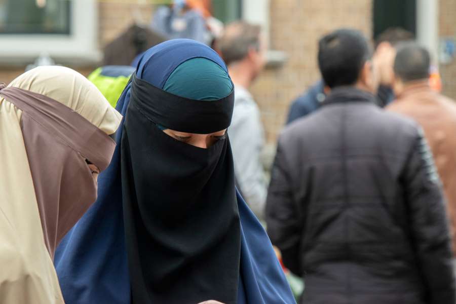 Dutch burqa ban prompts concern for religion in the public ...